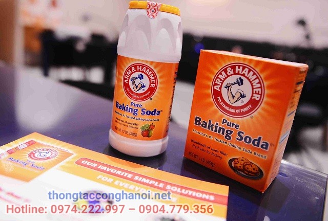 tẩy bồn cầu bằng baking soda 