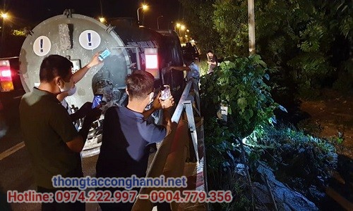 bị bắt đổ chất thải sai quy định