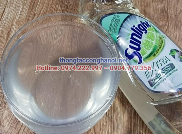 Diệt gián bằng nước rửa chén