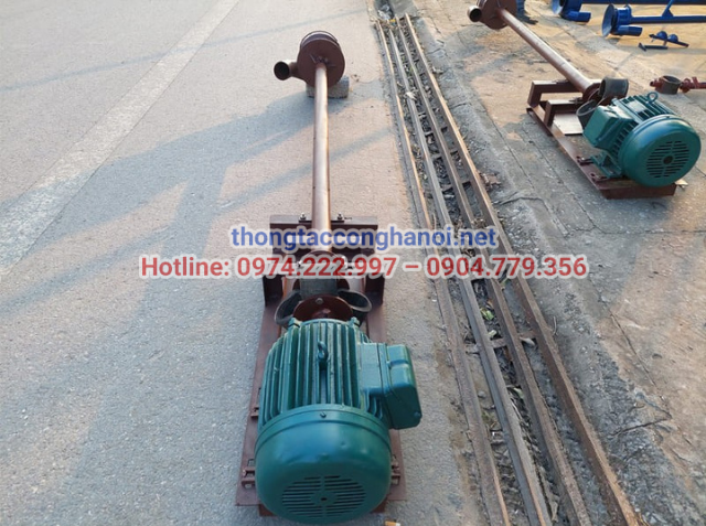 Máy hút bể phốt ngang