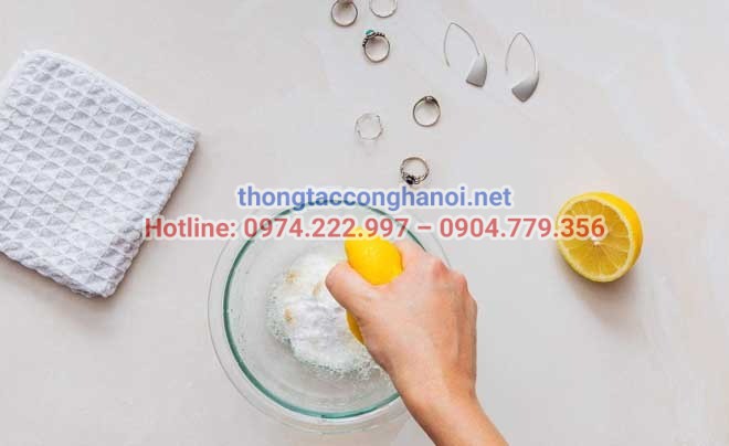 Cách làm sáng bạc bằng chanh