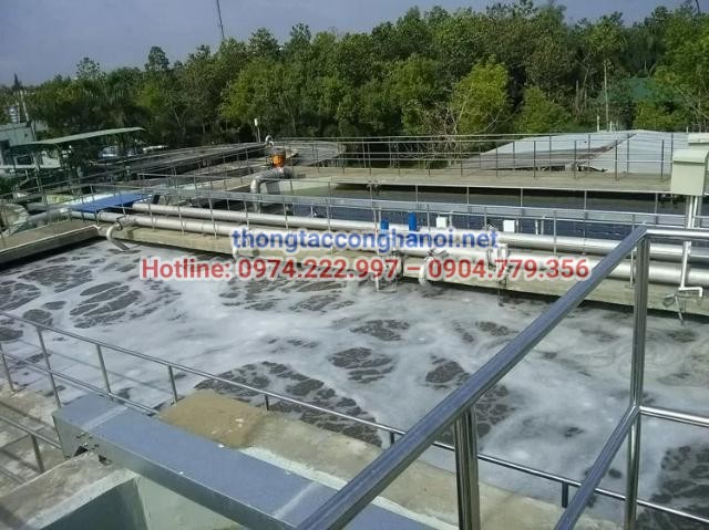 Bể phản ứng ứng dụng quá trình oxy hóa – khử hoặc hiếu khí để phân hủy và loại bỏ các chất ô nhiễm