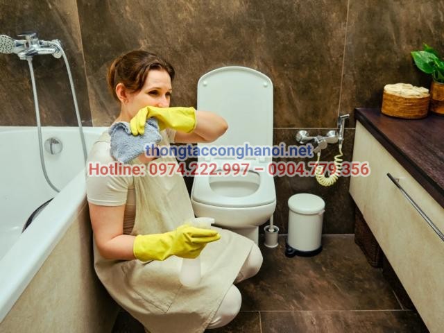 Nhà vệ sinh xuất hiện mùi hôi