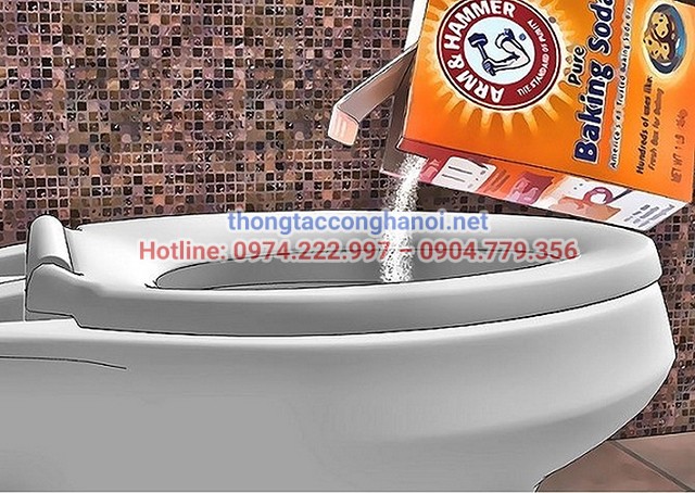 Cach-thong-tac-bon-cau-bang-baking-soda-nguyen-chat