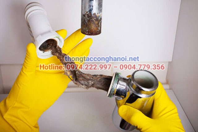 làm sạch đường ống thoát nước