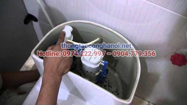 Dieu-chinh-phao-bon-cau-va-luong-nuoc-xa