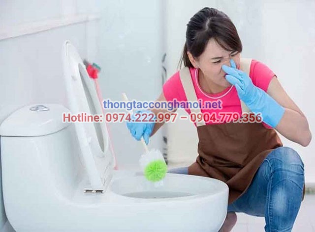 hậu quả nhà vệ sinh bốc mùi hôi