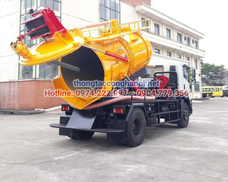 Công nghệ hút bồn cầu chân không áp lực cao giúp xử lý chất thải nhanh chóng, không gây mùi hôi.