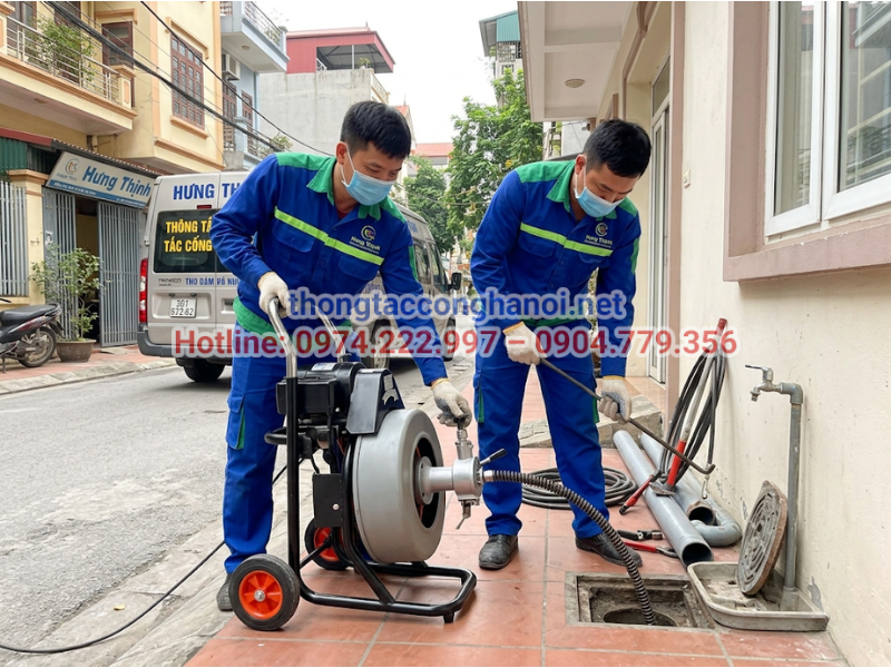 Trang thiết bị hiện đại kết hợp cùng kỹ thuật viên có kinh nghiệm giúp xử lý dứt điểm tình trạng tắc nghẽn cống