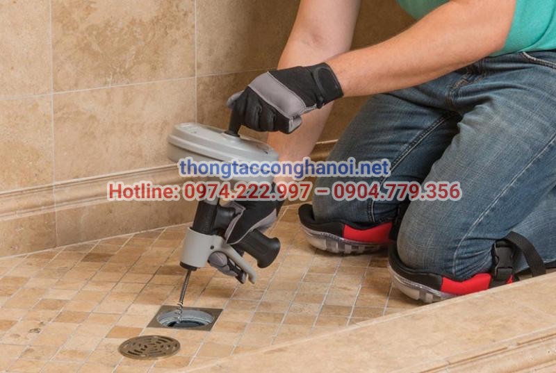Quy trình xử lý chuyên nghiệp với máy móc hiện đại giúp giải quyết triệt để điểm tắc mà không cần đục phá.